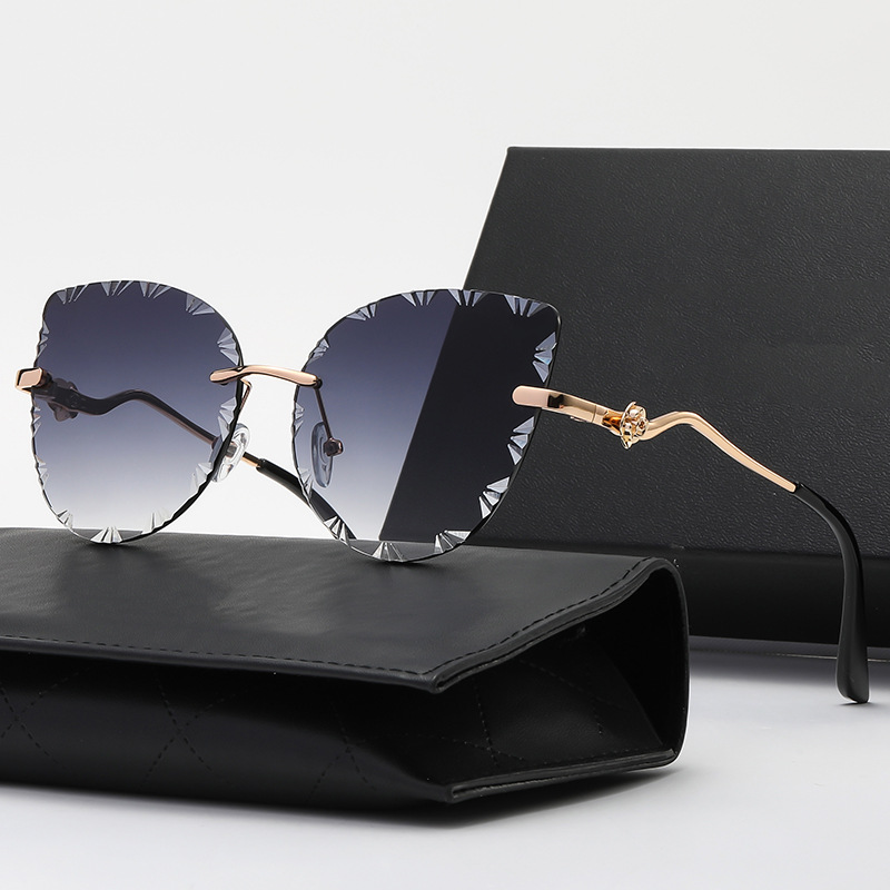 Top luxury Sunglasses polaroid lens designer womens Mens Goggle senior Eyewear For Women eyeglasses frame Vintage Metal Sun Glasses With Box 1959
Top luxury Sunglasses polaroid lens designer womens Mens Goggle senior Eyewear For Women eyeglasses frame Vintage Metal Sun Glasses With Box 1959