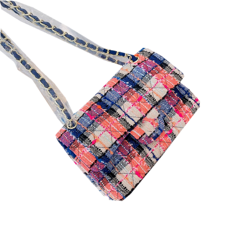 2022Ss Womens Classic Double Flap Bag Tweed Quilted Check Gold Metal Chain Button French Luxury Designer Ladies Girls Sweet Shoulder Crossbody Handbags 26CM, Box
2022Ss Womens Classic Double Flap Bag Tweed Quilted Check Gold Metal Chain Button French Luxury Designer Ladies Girls Sweet Shoulder Crossbody Handbags 26CM, Box