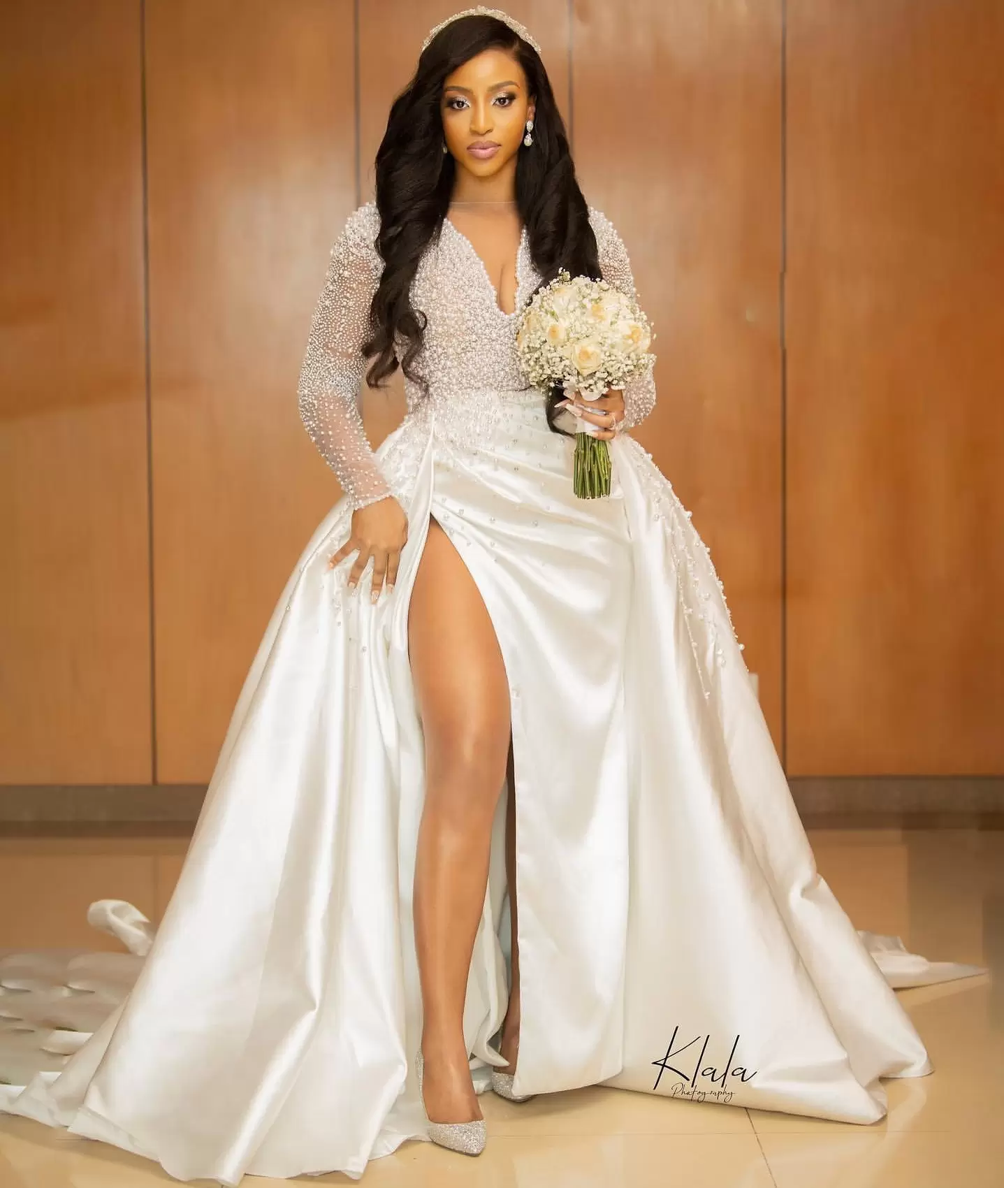 Long Sleeves Gorgeous Wedding Dresses Bridl Gown Jewel Plunging V Neck Tulle Stin Beded Perls High Split Ruffles Custom Mde Plus Size Vestidos De esti