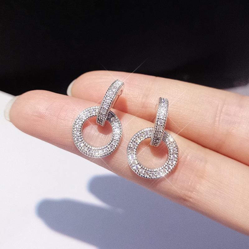Stud Shinning CZ Zircon Round Earrings For Women Girl Pendientes Fashion Jewelry Statement EarringsStud
Stud Shinning CZ Zircon Round Earrings For Women Girl Pendientes Fashion Jewelry Statement EarringsStud