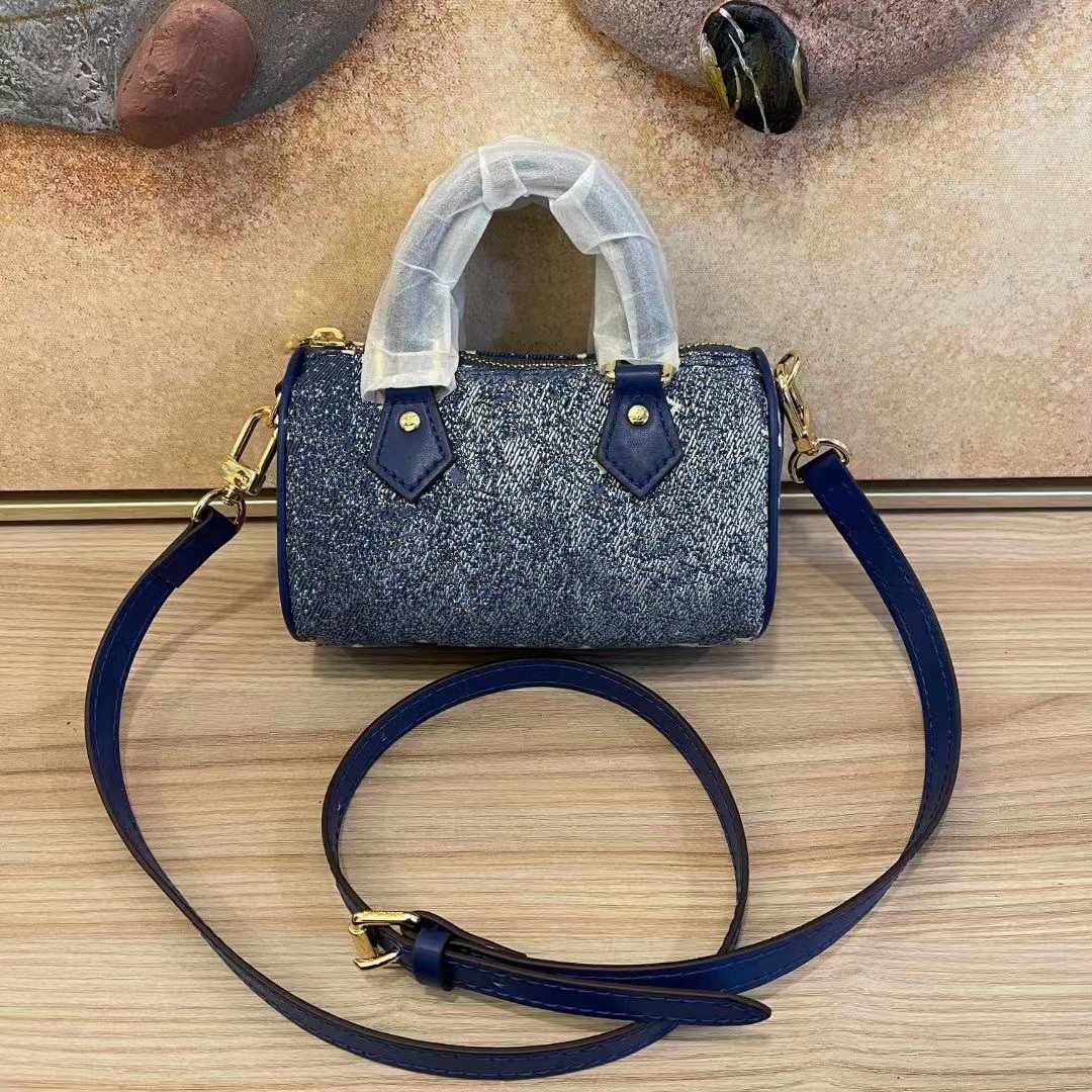 New Pillow Bag Crossbody Bags Women Designer Vintage Shoulder Messenger Purses Fashion Vintage High Quality Luxury Denim Tote Handbags with Letters Wholesale, Box(not sold separately)
New Pillow Bag Crossbody Bags Women Designer Vintage Shoulder Messenger Purses Fashion Vintage High Quality Luxury Denim Tote Handbags with Letters Wholesale, Box(not sold separately)