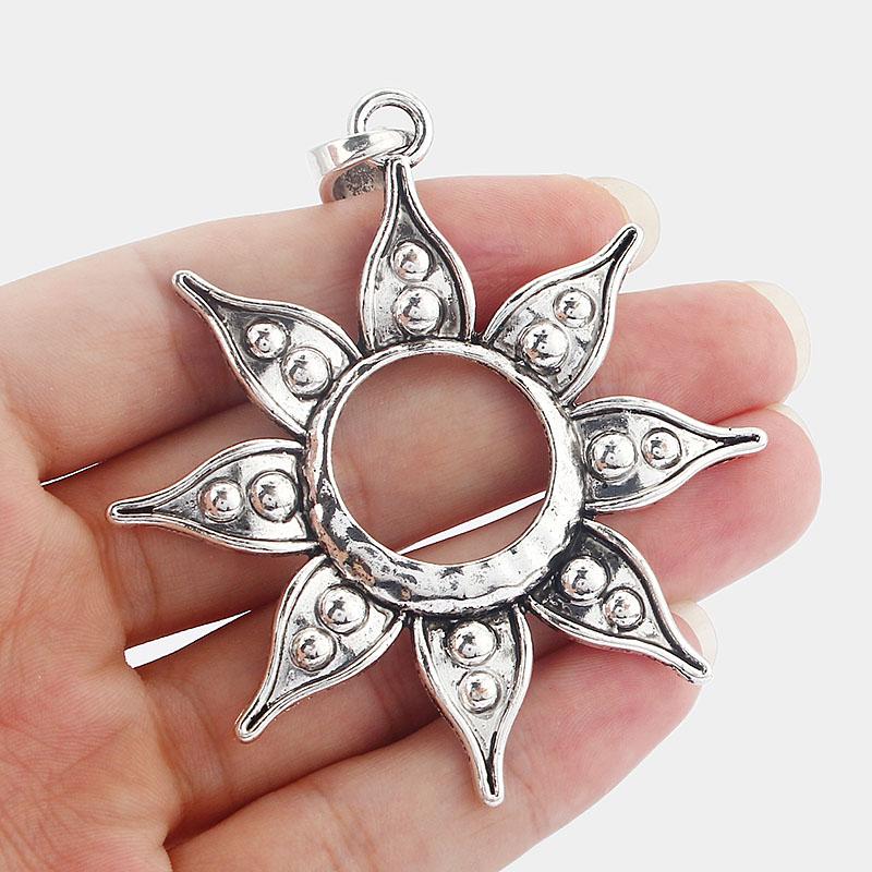 Pendant Necklaces Large Vintage Open Metal Abstract Sun Shape Round Charms Pendants Amulet For Necklace Findings Jewelry MakingPendant
Pendant Necklaces Large Vintage Open Metal Abstract Sun Shape Round Charms Pendants Amulet For Necklace Findings Jewelry MakingPendant