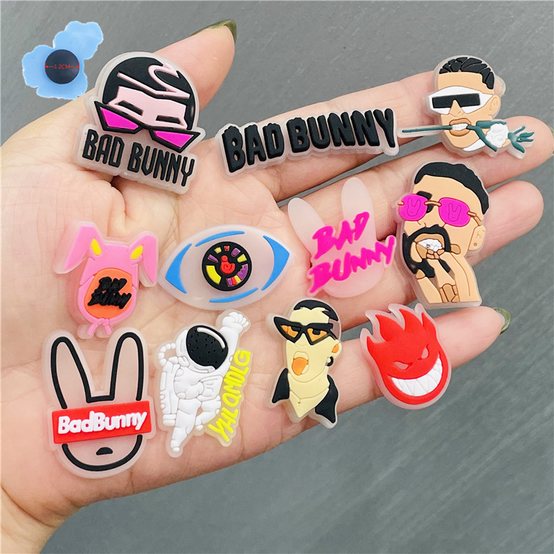 Hot Sales 1pcs PVC Luminous Bunny Garden Shoes Accessories Shoe Decorations Fit Children Wristband Croc Jibz Charm
Hot Sales 1pcs PVC Luminous Bunny Garden Shoes Accessories Shoe Decorations Fit Children Wristband Croc Jibz Charm