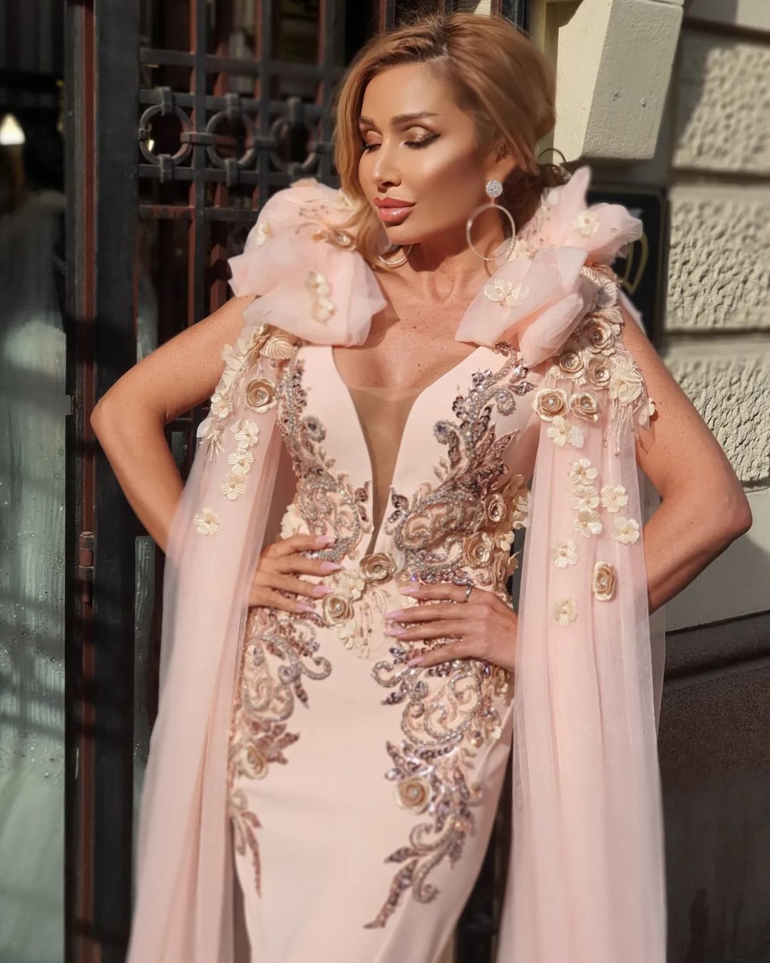 Elegant Pink Mermaid Evening Dresses 3D Flower Ruffles Lace Appliques Beads Prom Dress Pageant Gown Custom Made