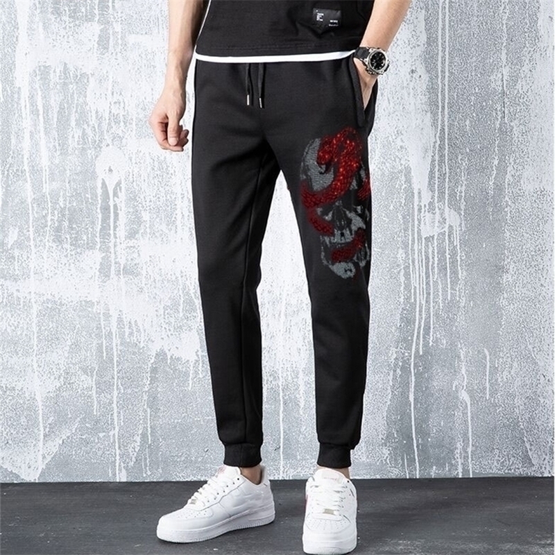 Mens Skull Sweatpants Fitness Joggers Spring Male Side drill High Street Hip Long Trousers Rhinestones Pants Swe 201110, As picture shown
Mens Skull Sweatpants Fitness Joggers Spring Male Side drill High Street Hip Long Trousers Rhinestones Pants Swe 201110, As picture shown