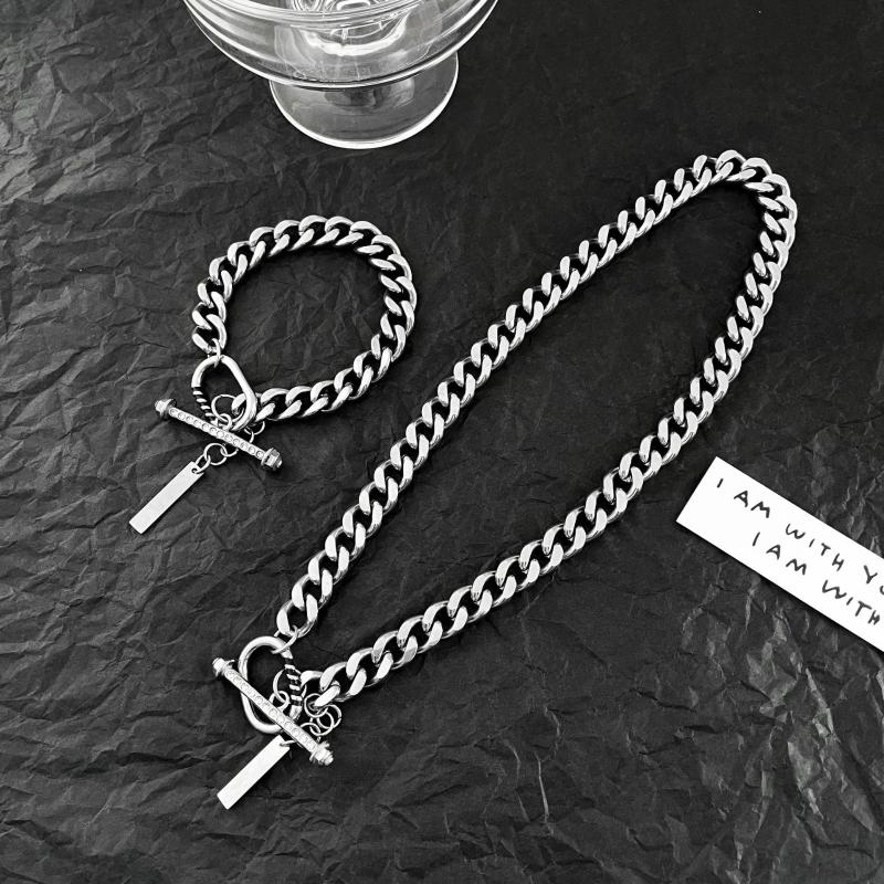 Chains European And American Titanium Steel Necklace Men Women Hip Hop Light Luxury Niche Full Diamond Collarbone Chain NecklaceChains
Chains European And American Titanium Steel Necklace Men Women Hip Hop Light Luxury Niche Full Diamond Collarbone Chain NecklaceChains