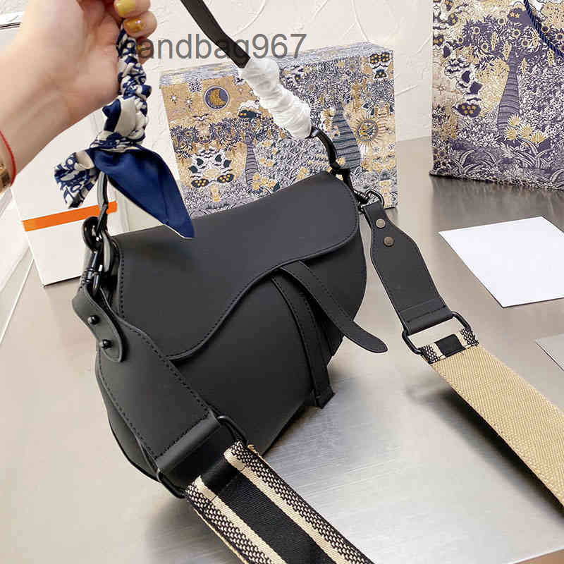 2022 Designer Bags Same fashion brand christains Designer Saddle Shoulder Bag Women Handbag Leather Messenger Cross Body Bags Top Totes Woman Clutch Wallet HWJP
2022 Designer Bags Same fashion brand christains Designer Saddle Shoulder Bag Women Handbag Leather Messenger Cross Body Bags Top Totes Woman Clutch Wallet HWJP