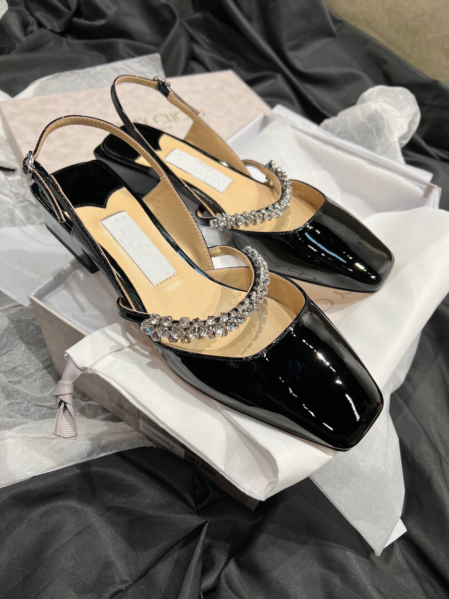 Luxurious Brand Jill Slingback Sandals Shoes For Men Party Wedding Bridal Dress Crystal-embellished Gladiator Sandals Suede Pumps EU 35-43
Luxurious Brand Jill Slingback Sandals Shoes For Men Party Wedding Bridal Dress Crystal-embellished Gladiator Sandals Suede Pumps EU 35-43