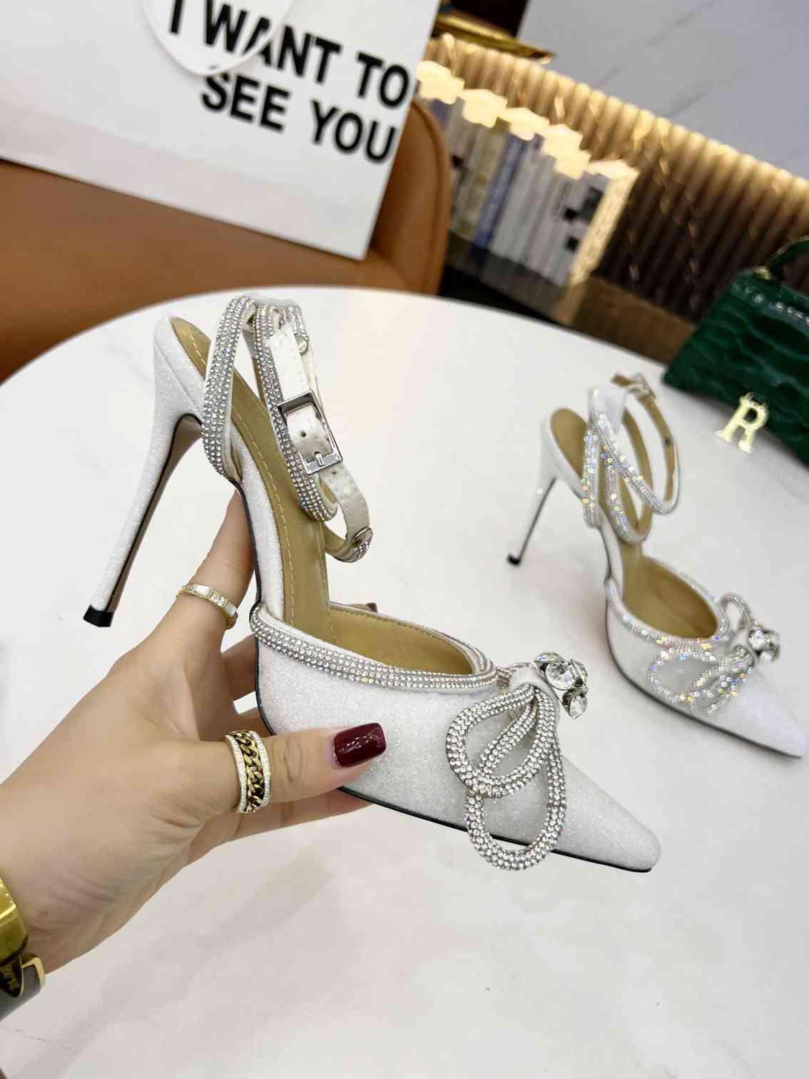 Fashion Designer Women High Heel Pumps Dress Shoes Crystal Bow Sexy Sandals Wedding Party Evening Bridal Pointed Toe Slingbacks
Fashion Designer Women High Heel Pumps Dress Shoes Crystal Bow Sexy Sandals Wedding Party Evening Bridal Pointed Toe Slingbacks