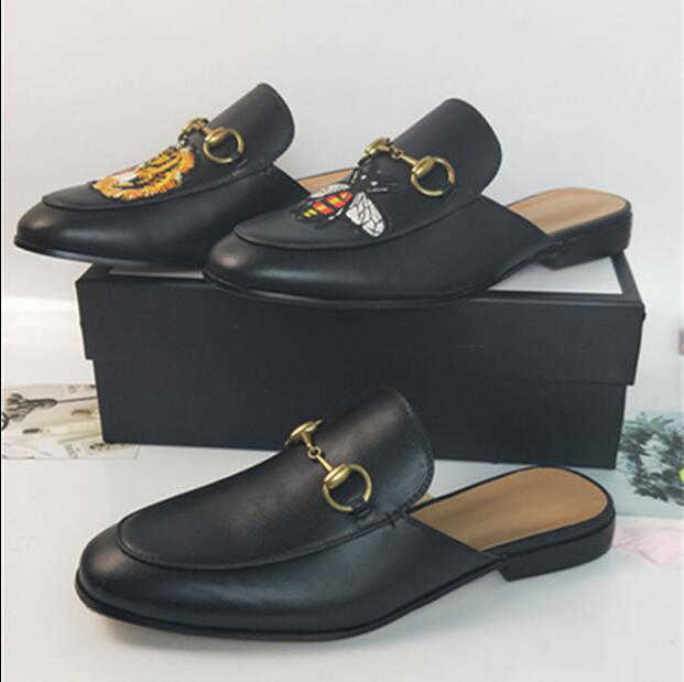 Designer slipper Mens shoes Luxury leather loafer Fashion Men Women s Mullerwith buckle Princetown slippers Ladies Casual Mules Flats 35-46, Blue
Designer slipper Mens shoes Luxury leather loafer Fashion Men Women s Mullerwith buckle Princetown slippers Ladies Casual Mules Flats 35-46, Blue
