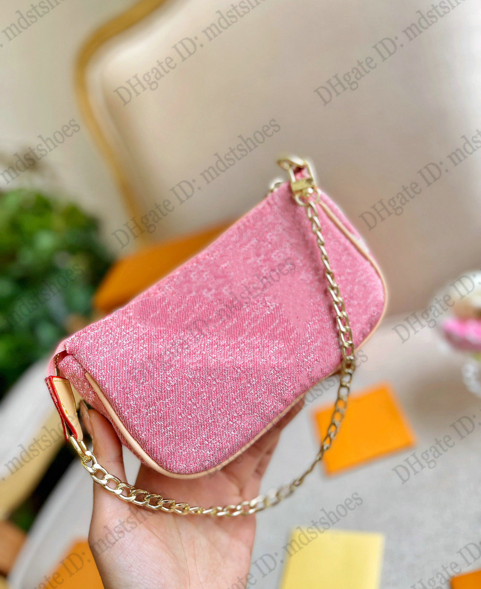 22ss Vintage Coin Purse Womens Shoulder Bags Monograms Print Denim Canvas Gold Chain Cross Body, Color 1
22ss Vintage Coin Purse Womens Shoulder Bags Monograms Print Denim Canvas Gold Chain Cross Body, Color 1