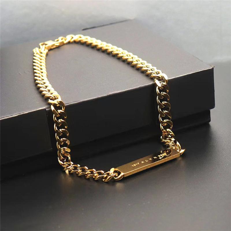 Chains ALYX 9SM Necklace Titanium Steel Men Women Polishing Logo Engraved Plaque Necklaces Stainless Lobster Clasp Hip HopChains
Chains ALYX 9SM Necklace Titanium Steel Men Women Polishing Logo Engraved Plaque Necklaces Stainless Lobster Clasp Hip HopChains
