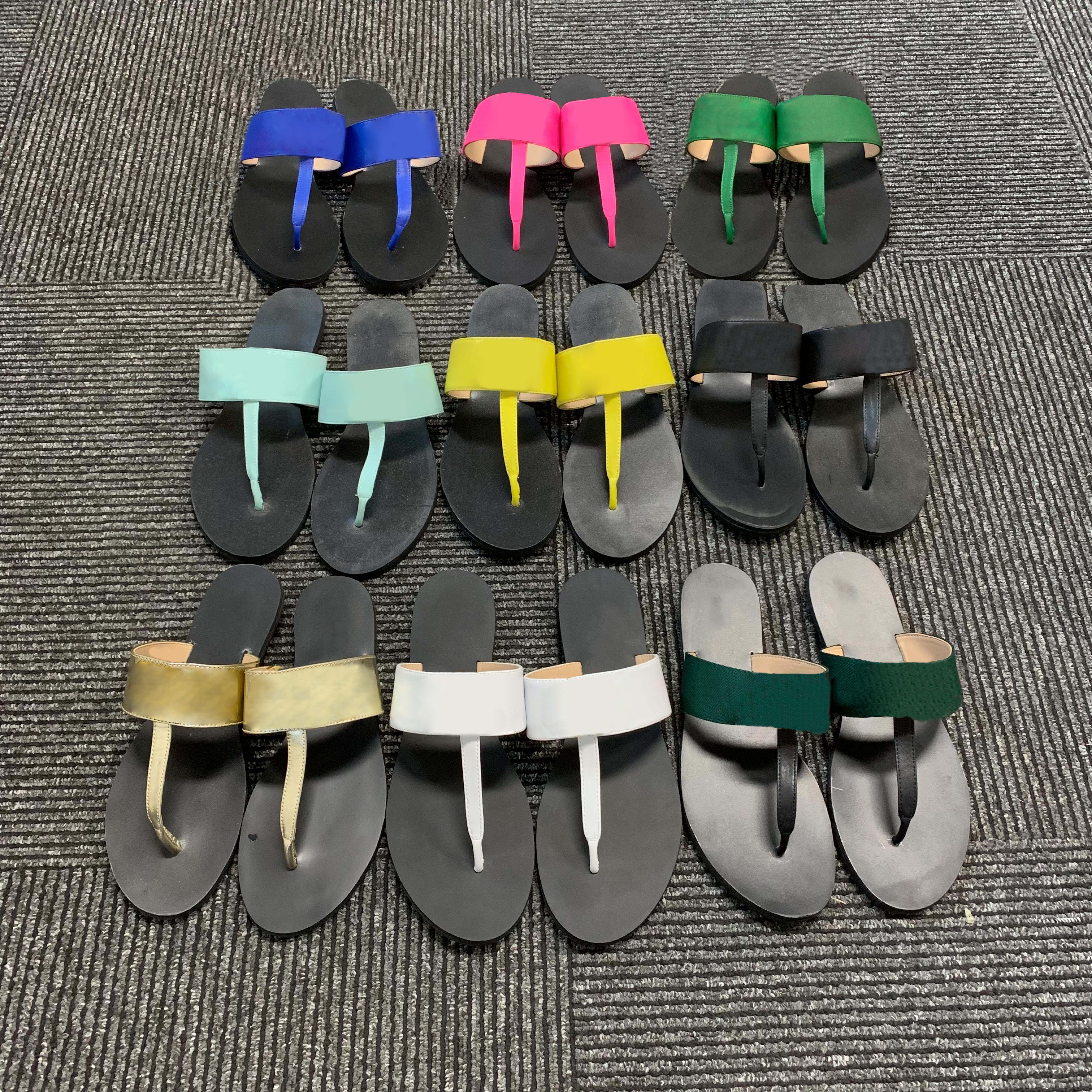 Mens Leather Slippers Designer women Slides thong with Double Flip flops Slipper Metal Chain Fashion Summer Beach Bee slipper Larger Size 35-45, 28
Mens Leather Slippers Designer women Slides thong with Double Flip flops Slipper Metal Chain Fashion Summer Beach Bee slipper Larger Size 35-45, 28