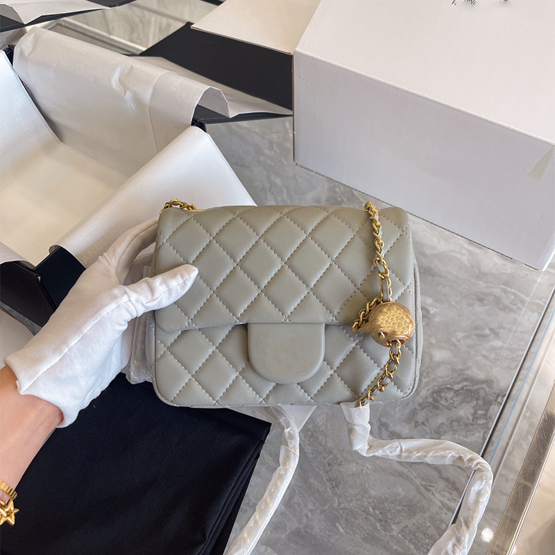 high quality luxury crossbody bag fashion Handbag new chain Designer bags gold lambskin quilted shoulder channel women's bag classic retro messenger wallet, Black 17cm
high quality luxury crossbody bag fashion Handbag new chain Designer bags gold lambskin quilted shoulder channel women's bag classic retro messenger wallet, Black 17cm