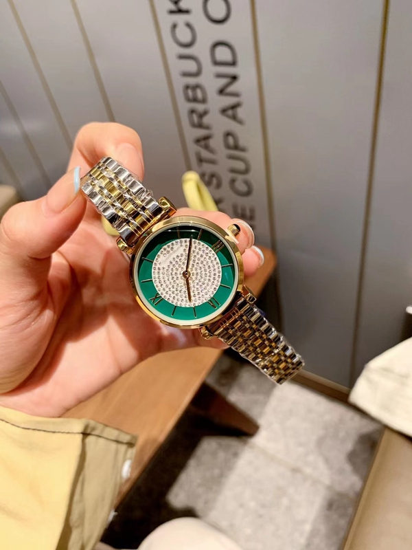 2022 high quality Women Luxury Watches Three stitches series Womens quartz Watch European Top brand Steel Strap diamond clock Fashion girl accessories Round shape
2022 high quality Women Luxury Watches Three stitches series Womens quartz Watch European Top brand Steel Strap diamond clock Fashion girl accessories Round shape