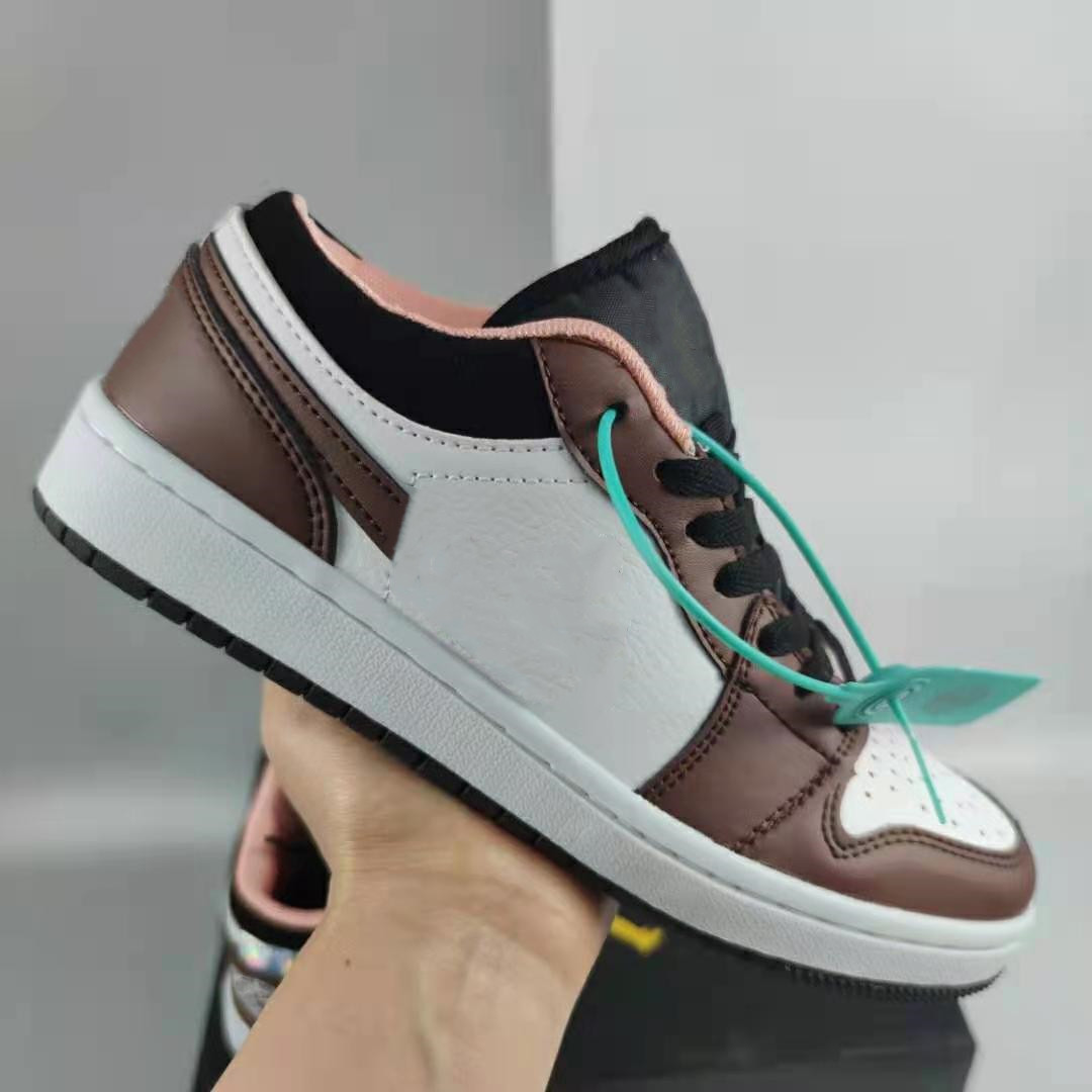 Fashion 1s Low Cut Casual Skateboard Shoes For Men Women Leather Lace-Up Sneakers Trainers Comfortabe Outdoor Zapatos Basketball Shoe 36-44
Fashion 1s Low Cut Casual Skateboard Shoes For Men Women Leather Lace-Up Sneakers Trainers Comfortabe Outdoor Zapatos Basketball Shoe 36-44