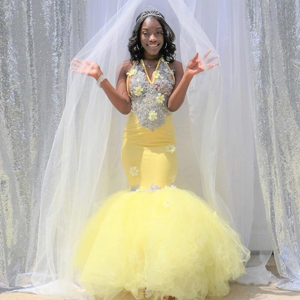 Yellow Mermaid Light Backless Prom Dresses Halter Neckline Beaded Evening Gowns Black Girl Sequined Sweep Train Tulle Appliqued Formal Dress