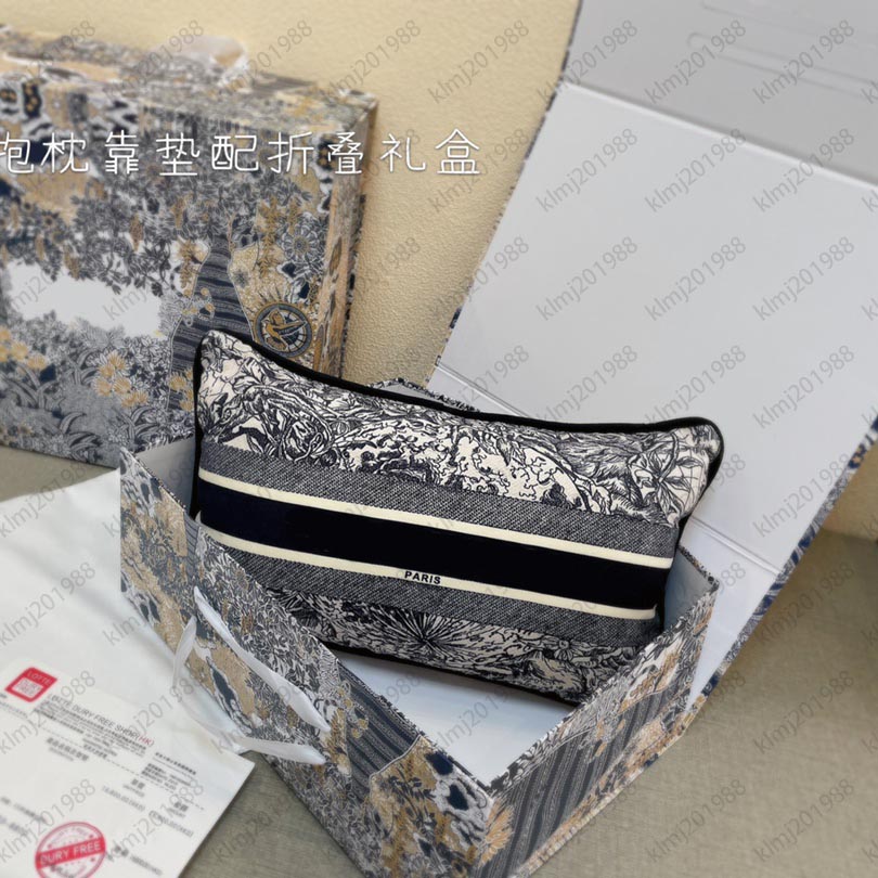 Luxury designer fashion pillow case cushion cover Polyester Cotton material embroidery craft flower pattern home decoration Christmas gifts, Dust bag
Luxury designer fashion pillow case cushion cover Polyester Cotton material embroidery craft flower pattern home decoration Christmas gifts, Dust bag