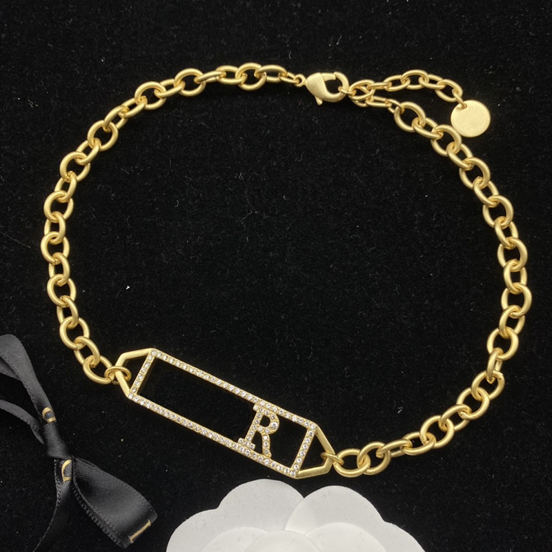 2022 Mens Bracelet Necklace Set Designer Diamonds Letter Bracelets For Women Jewelry Luxury Fashion Gold d Necklaces Classic Ladies Gift 2205102D, As pics
2022 Mens Bracelet Necklace Set Designer Diamonds Letter Bracelets For Women Jewelry Luxury Fashion Gold d Necklaces Classic Ladies Gift 2205102D, As pics