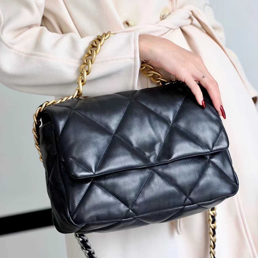 Original Quality Sheepskin Cross Body Designer Flap Bag 30CM Luxuries Designers Women Shoulder Handbags AS1161 Classic Chains Evening Bags
Original Quality Sheepskin Cross Body Designer Flap Bag 30CM Luxuries Designers Women Shoulder Handbags AS1161 Classic Chains Evening Bags