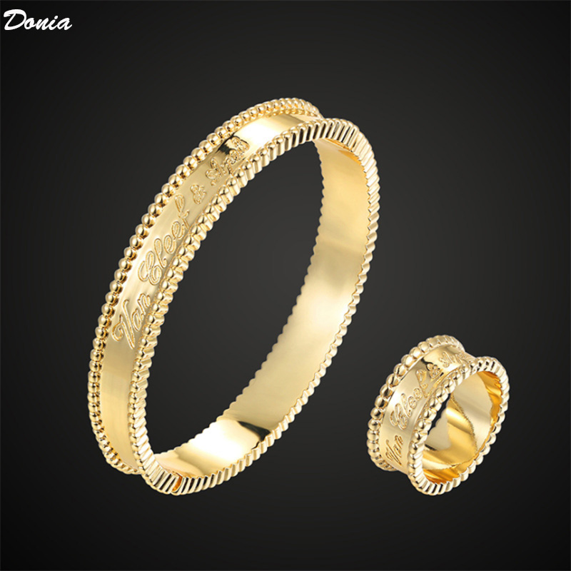Donia jewelry luxury bangle party European and American fashion four-leaf clover glossy titanium steel designer bracelet ring set gift
Donia jewelry luxury bangle party European and American fashion four-leaf clover glossy titanium steel designer bracelet ring set gift