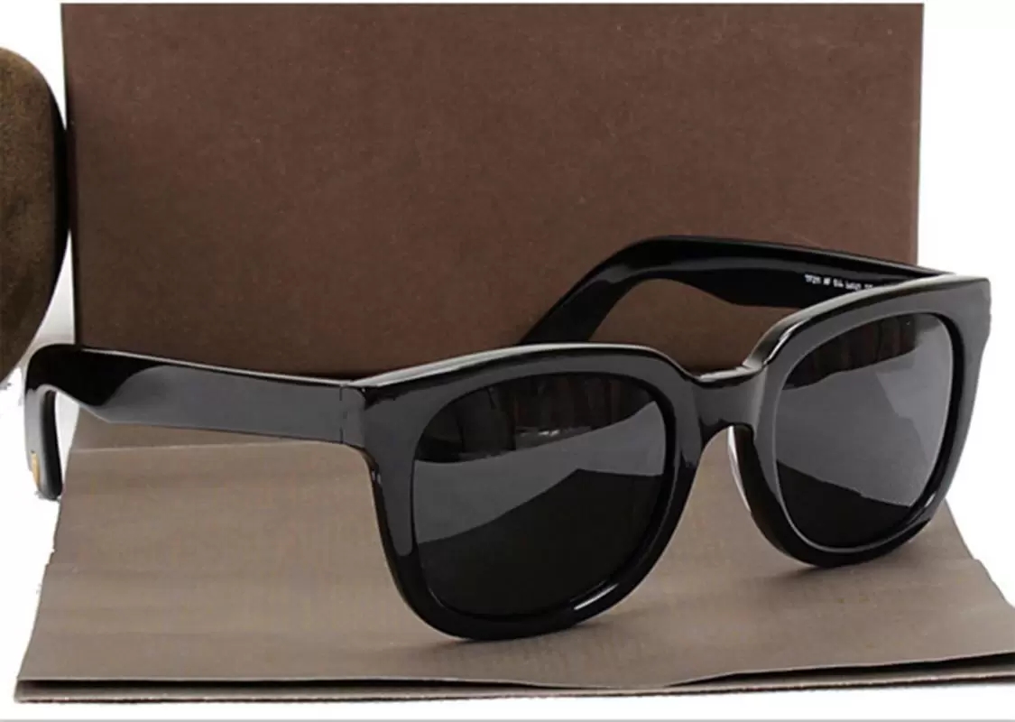 New luxury top qualtiy New Fashion 211 Tom Sunglasses For Man Woman Eika Eyewear ford Designer Brand Sun Glasses with box
New luxury top qualtiy New Fashion 211 Tom Sunglasses For Man Woman Eika Eyewear ford Designer Brand Sun Glasses with box