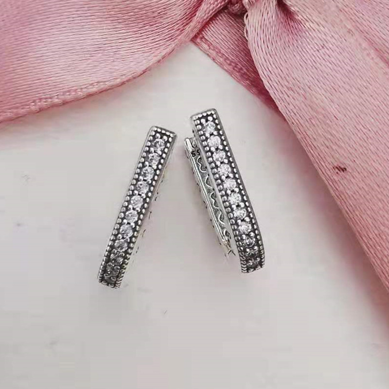 Authentic 925 Sterling Silver U-shaped Hoop Earrings luxury for Women 2022 Girls Fit Pandora Fashion Jewelry Brincos 299488C01
Authentic 925 Sterling Silver U-shaped Hoop Earrings luxury for Women 2022 Girls Fit Pandora Fashion Jewelry Brincos 299488C01
