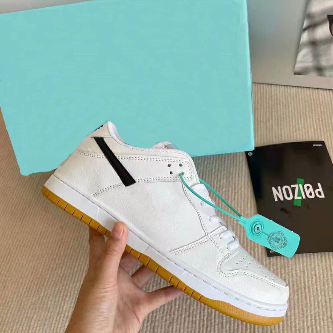 Classic Men Women Sneaker Shoes Designer Fashion Low Cut Lace-Up Casual Outdoor Comfortable Wear-Resisting Skateboarding Sports Shoe 36-44, 10
Classic Men Women Sneaker Shoes Designer Fashion Low Cut Lace-Up Casual Outdoor Comfortable Wear-Resisting Skateboarding Sports Shoe 36-44, 10