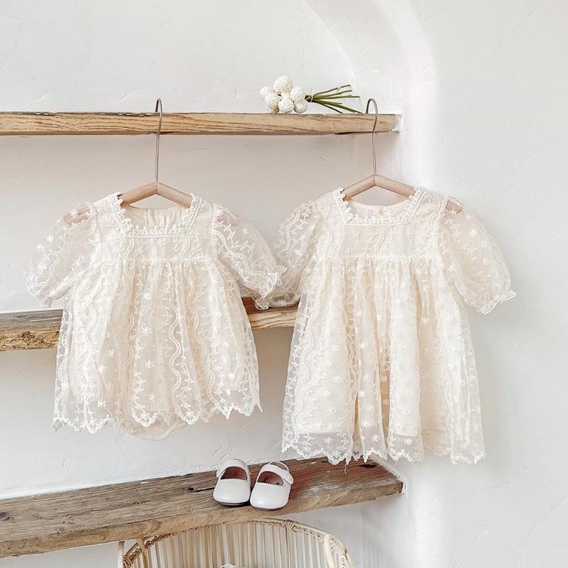 Girl's Dresses Infant Girl Casual Lace Puff Sleeves Cool Hollow Out Bodysuit Sweet Flower Embroidery Chiffon Cotton Baby Girls Princess Dres
Girl's Dresses Infant Girl Casual Lace Puff Sleeves Cool Hollow Out Bodysuit Sweet Flower Embroidery Chiffon Cotton Baby Girls Princess Dres