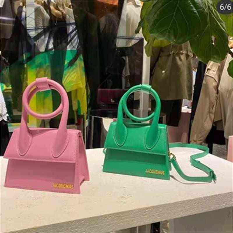 Jacqbag Jacquem bag on behalf of products niche ins super fire retro circle hand Messenger armpit, White
Jacqbag Jacquem bag on behalf of products niche ins super fire retro circle hand Messenger armpit, White