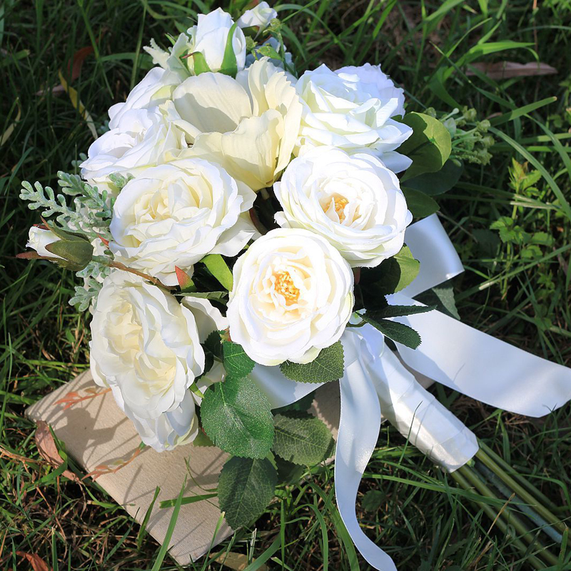 High-end silk cloth wedding bride holding flowers simulation flowers rose blueberry succulents holding flowers