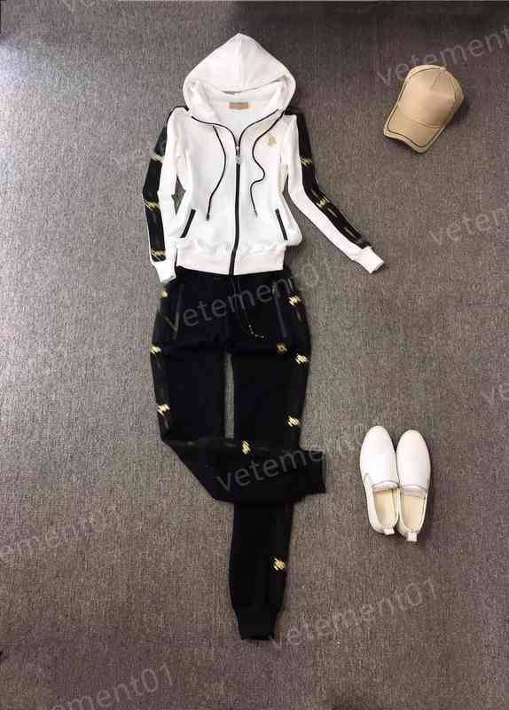 Womens Two Piece Pants Gold Logo-print Hooded Jacket With Stylish Black Casual Pants 2 Piece Sets Luxury Designer Tracksuits
Womens Two Piece Pants Gold Logo-print Hooded Jacket With Stylish Black Casual Pants 2 Piece Sets Luxury Designer Tracksuits