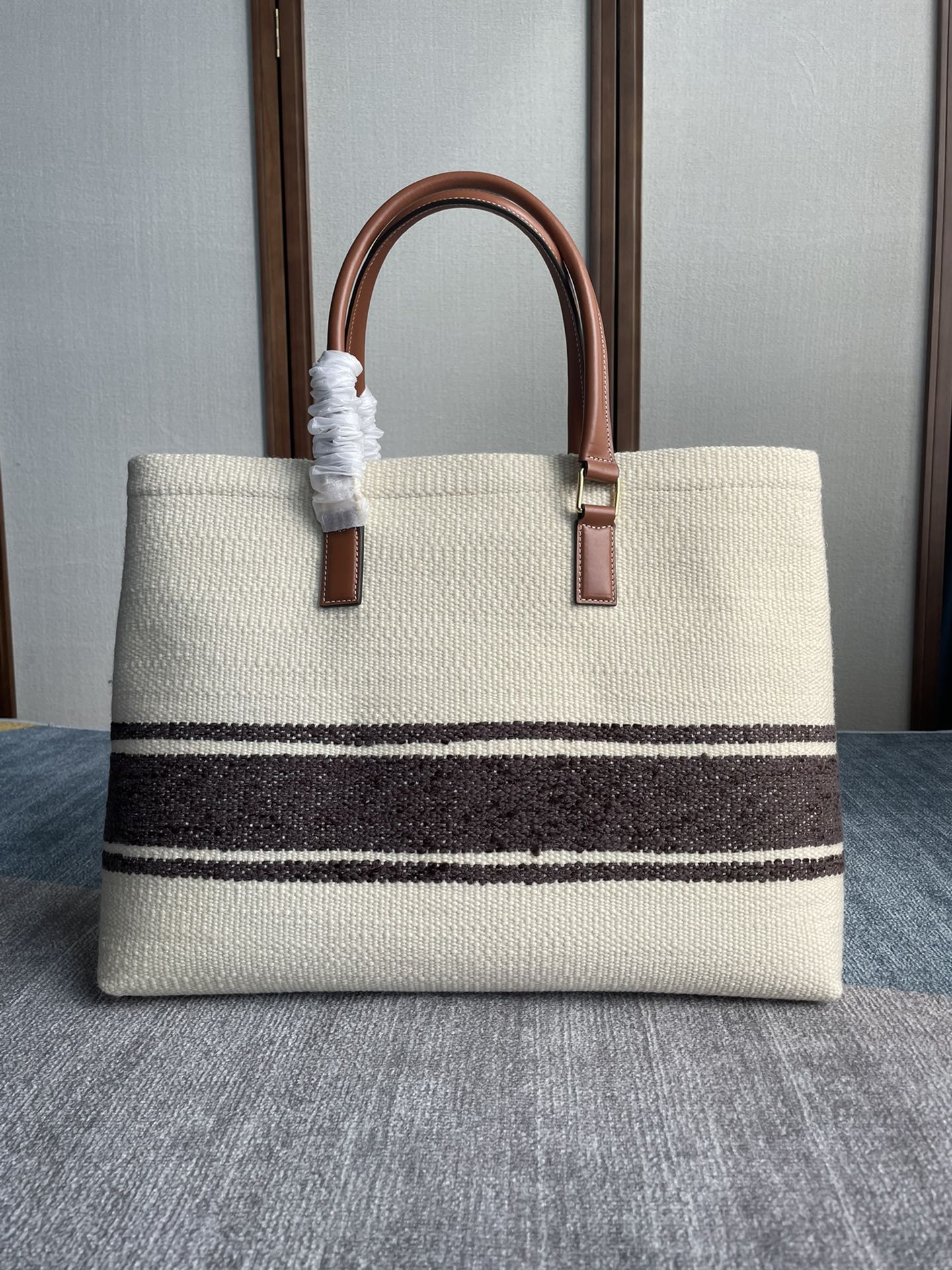 Top Quality Canvas Shoulder Bag CABAS TOTO Exclusive Designer Large Capacity Fashion Handbag Classic Versatile Messenger Tote Women's Bags, I need see other product
Top Quality Canvas Shoulder Bag CABAS TOTO Exclusive Designer Large Capacity Fashion Handbag Classic Versatile Messenger Tote Women's Bags, I need see other product