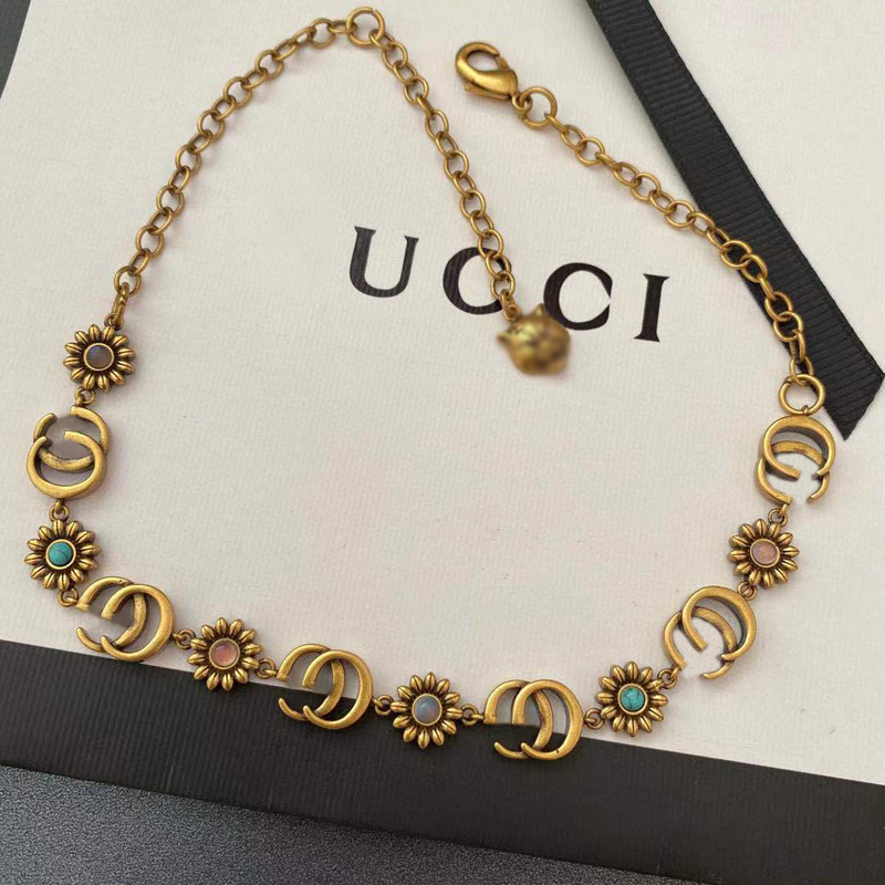 18K Gold Plated Brass Copper Designer Necklaces Choker Chain G-Letter Pendants Fashion Womens Necklace Wedding Jewelry Accessories B224
18K Gold Plated Brass Copper Designer Necklaces Choker Chain G-Letter Pendants Fashion Womens Necklace Wedding Jewelry Accessories B224