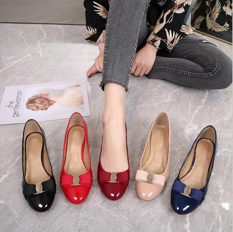 Designer Sandals VARA Sandals Women Sandal Ballet Shoes Luxury High Heels Round Toe Platform Shoe Flat Leather Dress Shoe Boots Heatshoes, Red
Designer Sandals VARA Sandals Women Sandal Ballet Shoes Luxury High Heels Round Toe Platform Shoe Flat Leather Dress Shoe Boots Heatshoes, Red