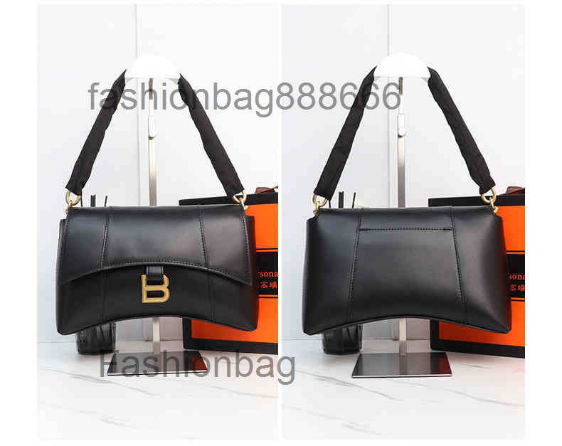 Bag Summer Downtown Luxury Designer Handbags Balencaigass B-button Thick Chain Diagonal Women's Leather Shoulder MMVH
Bag Summer Downtown Luxury Designer Handbags Balencaigass B-button Thick Chain Diagonal Women's Leather Shoulder MMVH