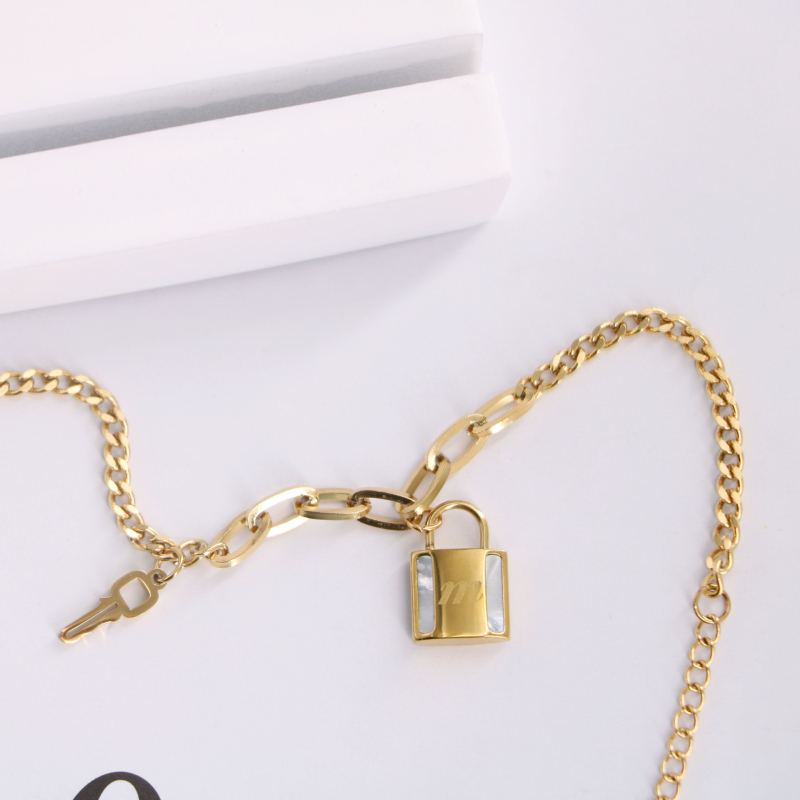 Classic Design Lock Key Necklace Gold Plated Stainless Steel Jewelry for Women Gift