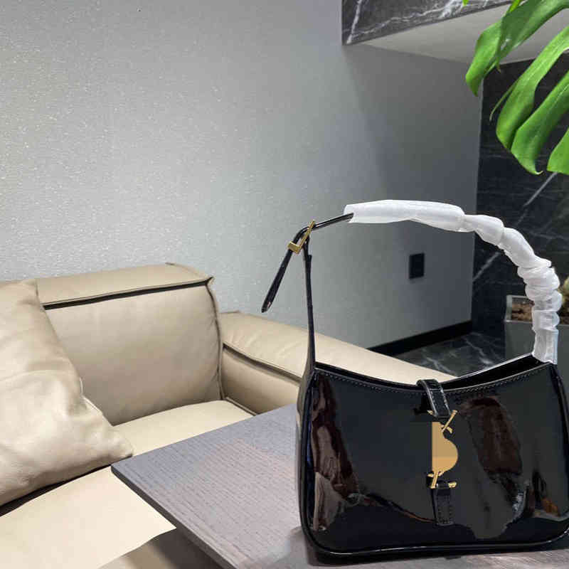 Designer bags Tote 2022 New Leather Armpit Feeling One Shoulder Portable Versatile French High-grade Trend Women's Bag, Sky blue
Designer bags Tote 2022 New Leather Armpit Feeling One Shoulder Portable Versatile French High-grade Trend Women's Bag, Sky blue