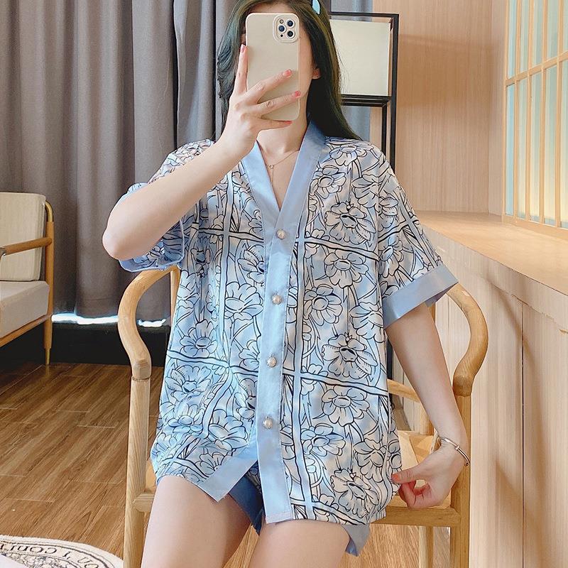 Summer Ice Silk Pajamas Womens Sleepwear High-end Short-sleeved Large Size Home Suit Women Pajama Set, Color8
Summer Ice Silk Pajamas Womens Sleepwear High-end Short-sleeved Large Size Home Suit Women Pajama Set, Color8