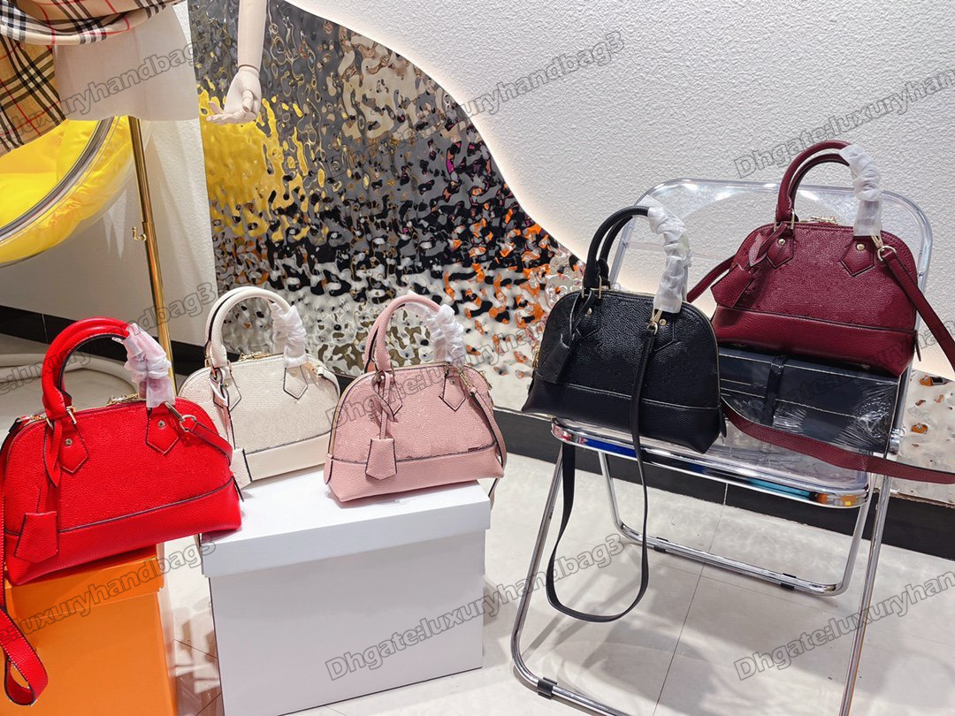 ALMA BB NEO Bag Embossed letters rounded top handles removable shoulder strap crossbody Fashioned Classic Luxurys designers Bags M44829
ALMA BB NEO Bag Embossed letters rounded top handles removable shoulder strap crossbody Fashioned Classic Luxurys designers Bags M44829