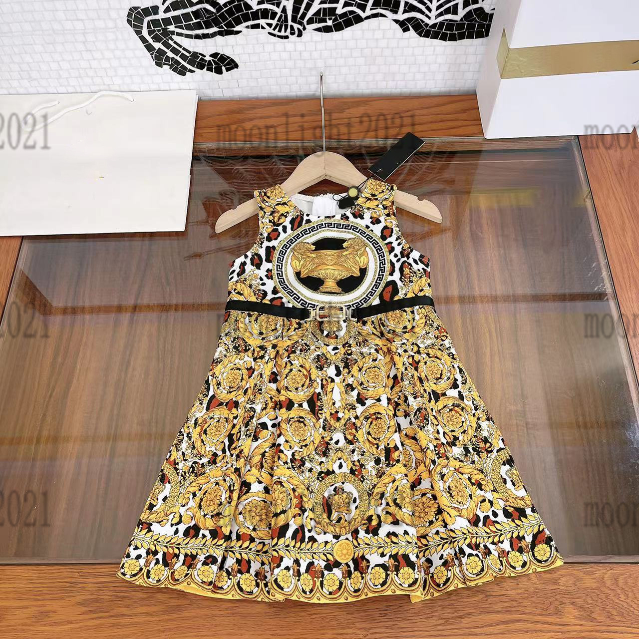 2022ss girls sleeveless dress girls mos designer Doll collar mesh dress high-end skirts fashion dresses brand flower print puff sleeves short sleeve pleated-dress, 17
2022ss girls sleeveless dress girls mos designer Doll collar mesh dress high-end skirts fashion dresses brand flower print puff sleeves short sleeve pleated-dress, 17