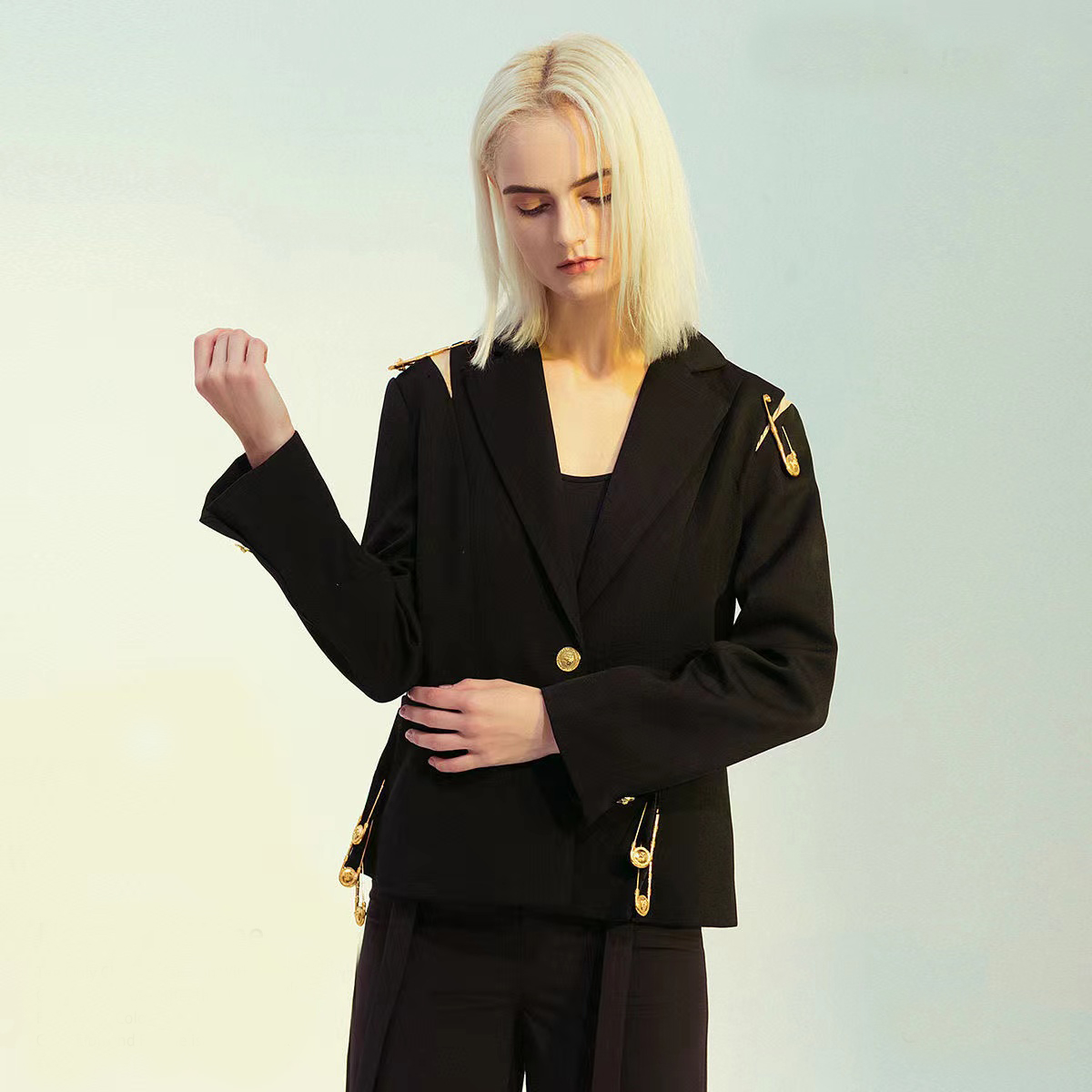 Medigo-531 Women Suits Blazers Jacket Hollow Out Patchwork Lace Up Women' Blazer Notched Long Sleeve Slim Elegant Female Suit, Black
Medigo-531 Women Suits Blazers Jacket Hollow Out Patchwork Lace Up Women' Blazer Notched Long Sleeve Slim Elegant Female Suit, Black