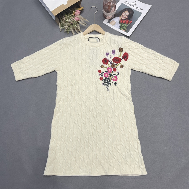 designer Women' Sweaters and Knit Cardigan beige Jumper Dress Heavy Craft Tide Embroidery Flowers Fashion All-Match Female Sweater Jacket For AutumnWHHL, #1
designer Women' Sweaters and Knit Cardigan beige Jumper Dress Heavy Craft Tide Embroidery Flowers Fashion All-Match Female Sweater Jacket For AutumnWHHL, #1