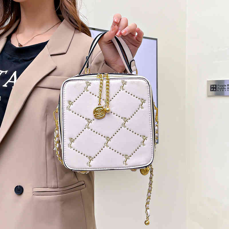 Ladies Fashion Luxury Brand Tide Bag Wholesale Small New Perfume High Sense One Shoulder Messenger Handbag Women's, White
Ladies Fashion Luxury Brand Tide Bag Wholesale Small New Perfume High Sense One Shoulder Messenger Handbag Women's, White