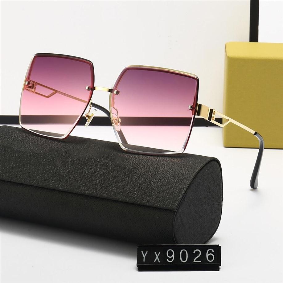 Designer Sunglasses Fashion Summer Beach Glasses Full Frame Letter Rectangle Design for Man Woman 4 Optional High Quality1914
Designer Sunglasses Fashion Summer Beach Glasses Full Frame Letter Rectangle Design for Man Woman 4 Optional High Quality1914