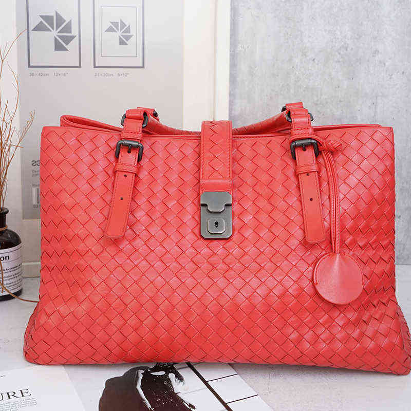 Luxury Women Bottegass Handbags Tote Bags Venetas Women Red Hand Woven Hand Shoulder
Luxury Women Bottegass Handbags Tote Bags Venetas Women Red Hand Woven Hand Shoulder