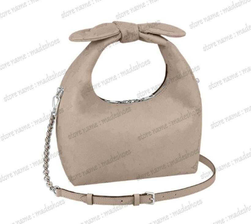 Why Knot Mahina Perforated Leather Shoulder Bag Womens Designer Handbag Knot-shape Handle Bag Braided Chain Luxury Cross Body M20701 M20700 Cream Beige Black
Why Knot Mahina Perforated Leather Shoulder Bag Womens Designer Handbag Knot-shape Handle Bag Braided Chain Luxury Cross Body M20701 M20700 Cream Beige Black