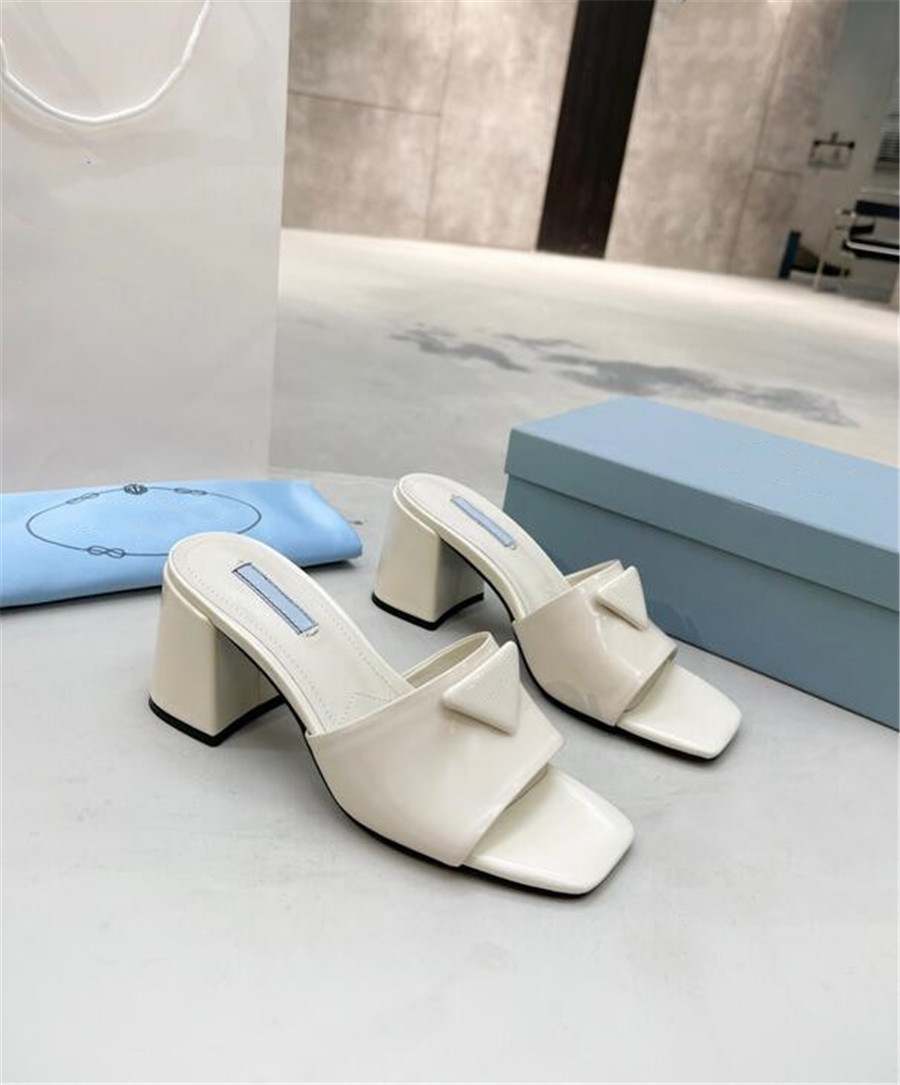 Women Summer Slippers lady bench shoes Stylish comfortable female stout heel stereoscopic patent leather wear-resisting non slip versatile sandals P70316
Women Summer Slippers lady bench shoes Stylish comfortable female stout heel stereoscopic patent leather wear-resisting non slip versatile sandals P70316