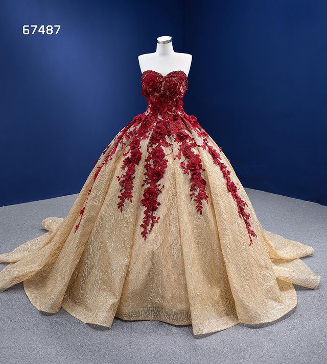 champagne and burgundy Lace Quince Dresses 2022 Sweetheart Lace-up Corset Top Sparkly Applique sweety 15 Quinceanera Dresses