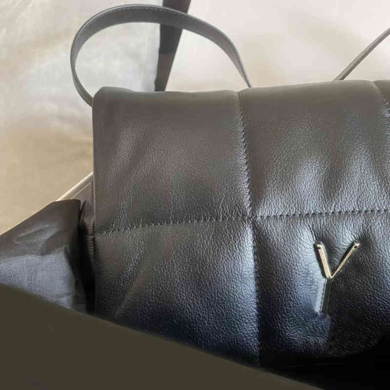 Luxury Checkerboard Flap Quilt Pack Women Classic Square Messenger Bags Soft Leather Shoulder Crossbody Underarm Bag Female high quality, Black
Luxury Checkerboard Flap Quilt Pack Women Classic Square Messenger Bags Soft Leather Shoulder Crossbody Underarm Bag Female high quality, Black
